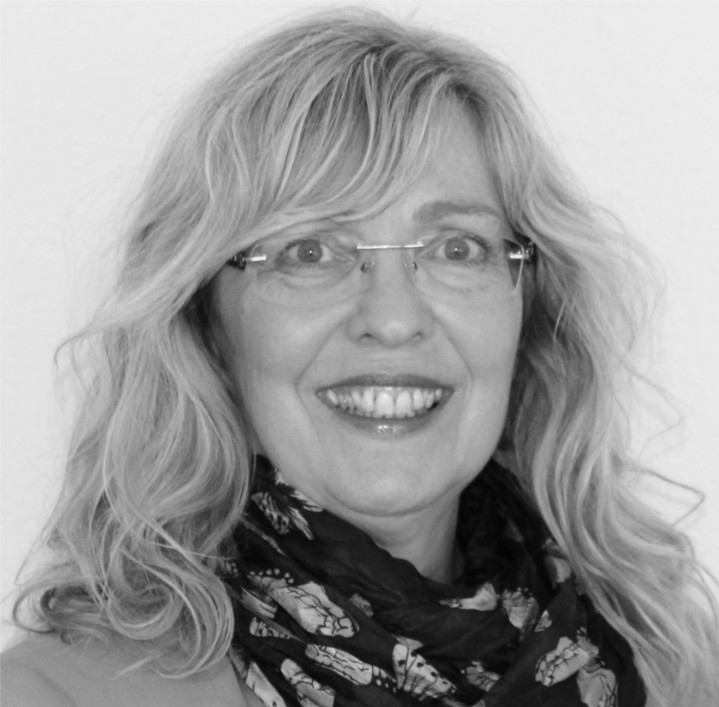 Foto von Astrid Warbinek, Autorin von SEGEL SETZEN